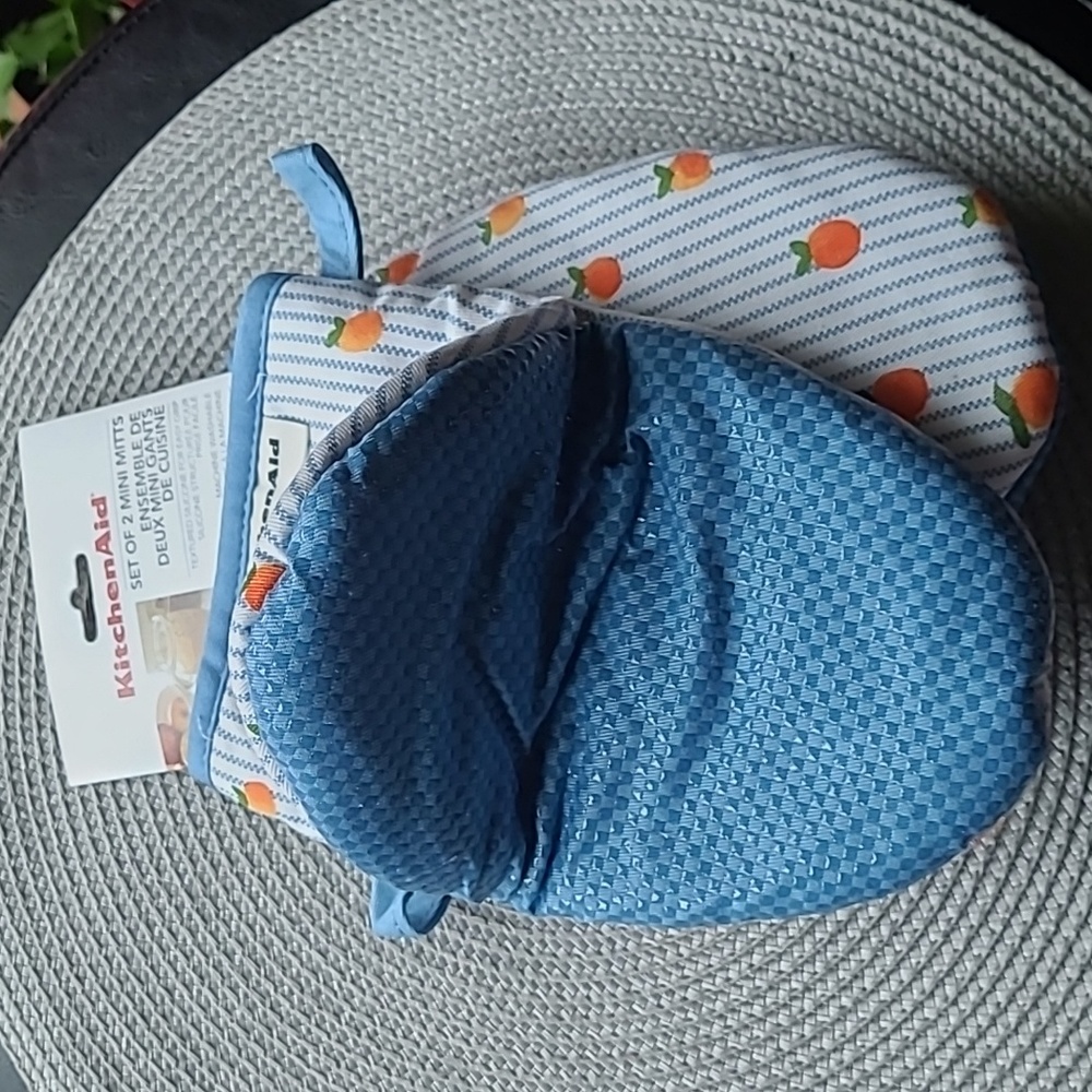 KitchenAid Mini Mitts - Picture 3 of 6